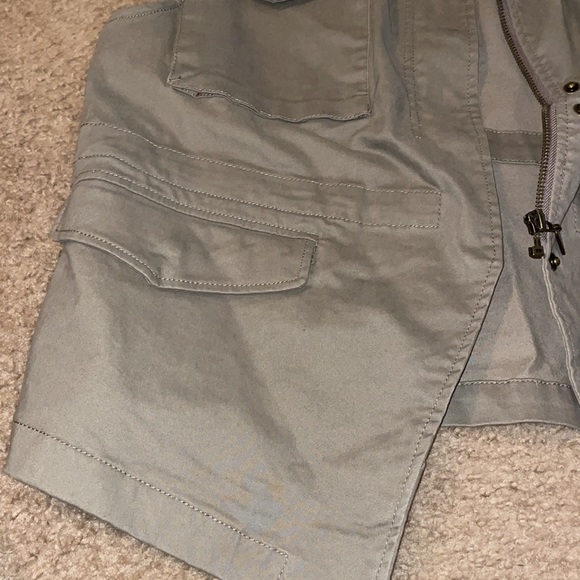 Taupe vest - Picture 5 of 7